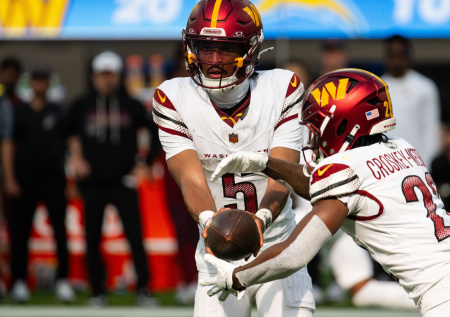 Квотербек «Вашингтон Коммандерс» чудом избежал перелома руки