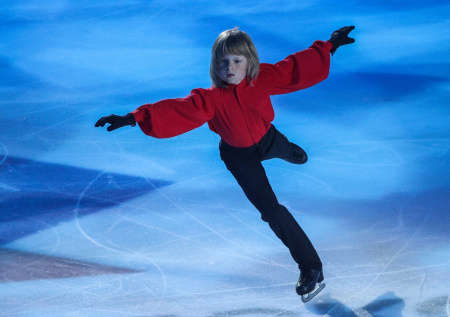 «Думали — все»: Гном Гномыча увезли в больницу после ледового шоу