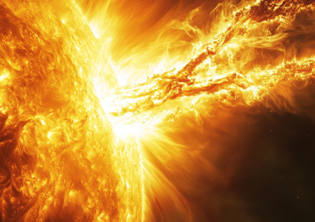 На Солнце произошла сильнейшая солнечная вспышка осени