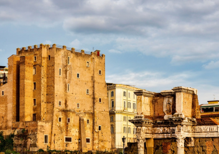 Историческая башня рухнула в центре Рима