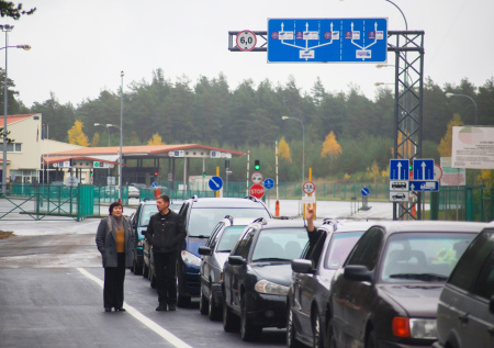 Граница Белоруссии превратилась в стоянку из-за огромной очереди