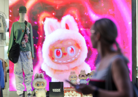 Психолог раскрыла причину увлечения взрослых россиян детскими игрушками