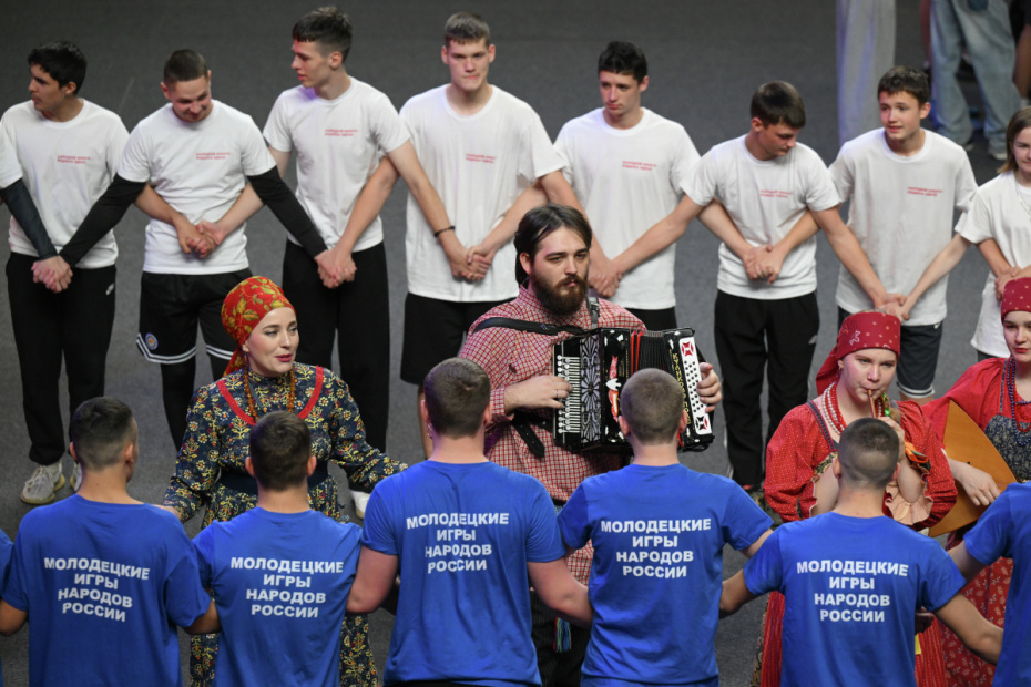 Участники фестиваля «Народное единство» в Новосибирске