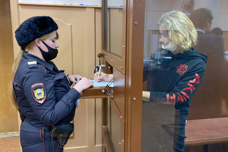 Экс-глава банка БКФ и компании «Русский продукт» Ольга Миримская, подозреваемая в даче взятки, в Басманном суде