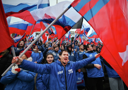 В Москве прошел масштабный марш активистов в честь Дня народного единства
