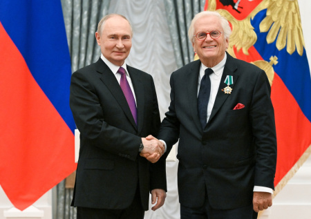 «Работать для вашей культуры»: немецкий пианист поблагодарил Путина