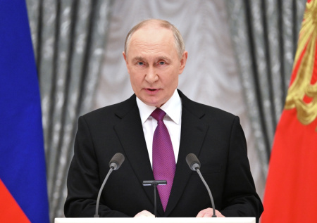 Путин наградил орденом Дружбы журналиста из Италии Бертолази