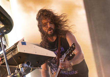 Медиатор гитариста легендарной рок-группы продают за полмиллиона в Москве