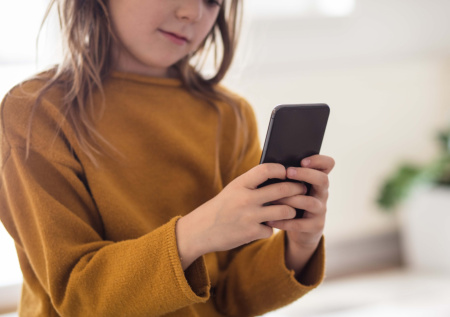 В Госдуме призвали ввести еще одно ограничение для детских сим-карт