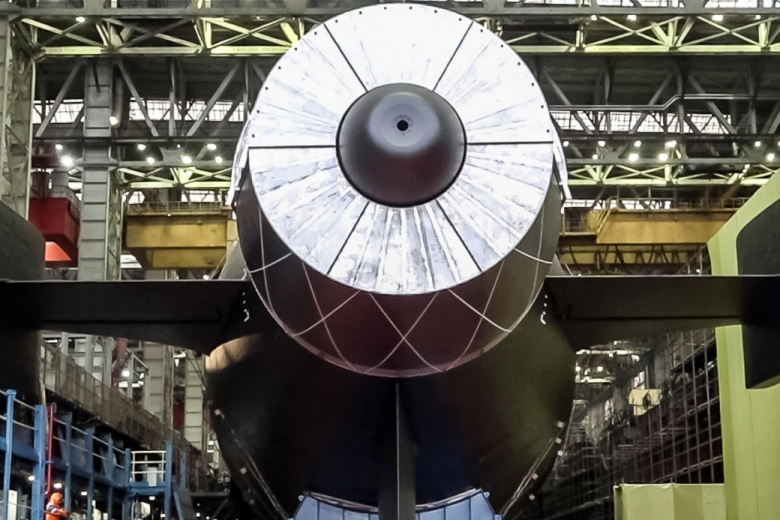 Церемония вывода из эллинга атомной подводной лодки «Хабаровск» на судостроительном предприятии «Севмаш» в Северодвинске. Подводное судно специально спроектировано и построено как носитель ядерного подводного комплекса «Посейдон»