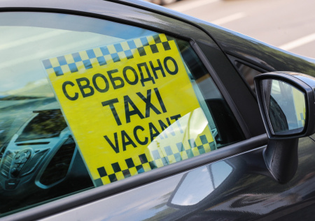 В России придумали, как снизить число нелегальных таксистов
