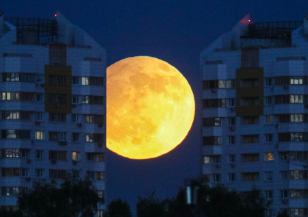 Москвичи смогут увидеть суперлуние