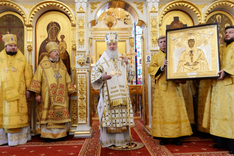 Патриарх Московский и всея Руси Кирилл во время литургии в Кафедральном соборе иконы Божией Матери «Всех скорбящих Радость»