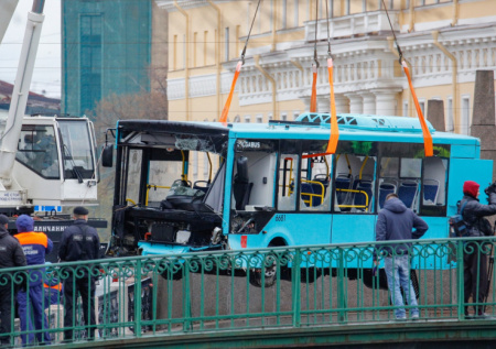 Суд вынес приговор виновнику трагедии с упавшим в Мойку автобусом