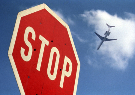 Небо над Волгоградом временно опустело из-за ограничений