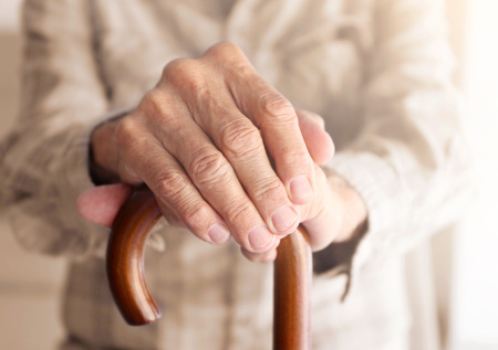 Россиянин уже полтора года доказывает, что он живой