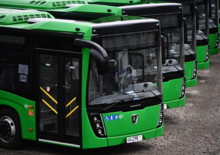 Екатеринбуржцы пожаловались на отсутствие автобусов из-за обеда водителей