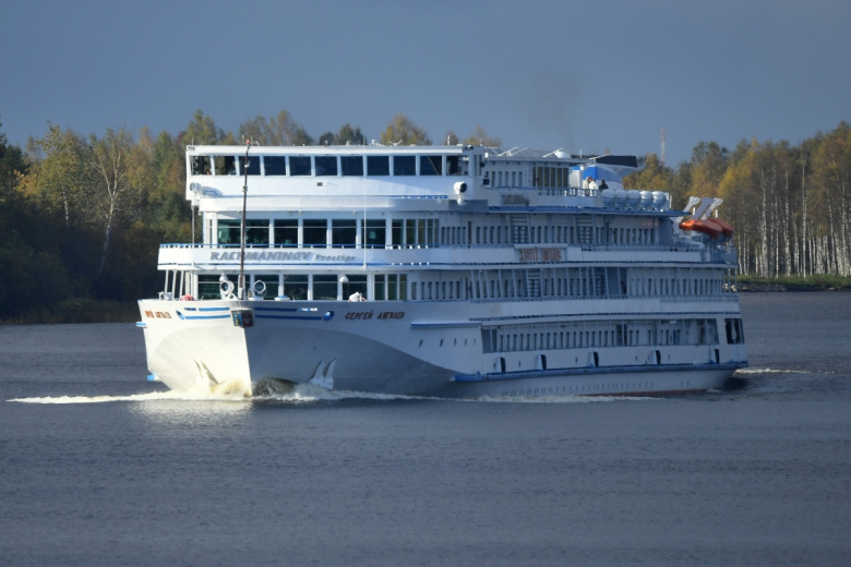 Круизный теплоход «Сергей Дягилев»