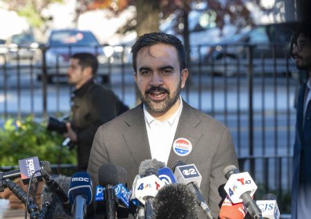 Победивший на выборах мэра Нью-Йорка пообещал остановить Трампа