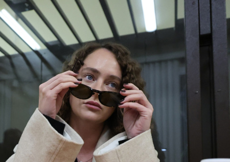 Раскаянье, угроза реального срока: фото Аглаи Тарасовой из зала суда