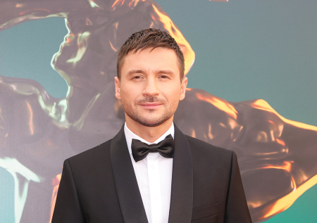 «Считали своим крестным папой»: Лазарев трогательно простился с Николаевым