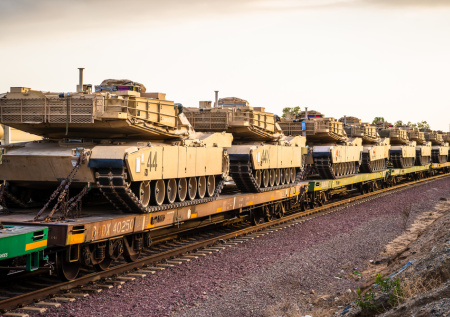 В Евросоюзе задумались о перемещении войск и техники внутри сообщества