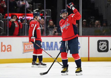 Еще один рекорд пал: Овечкин забил 900-й гол в НХЛ, кто поздравил Великого