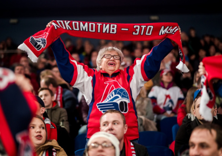 «Локомотив» устроил разгром «Спартаку» в матче КХЛ