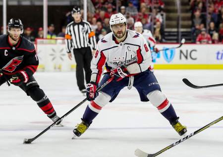 «Рекордную» шайбу Овечкина едва не украл другой хоккеист