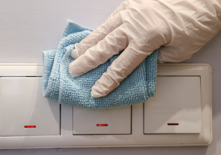 Цвет губок для мытья — не маркетинг, а система гигиены: как организовать уборку по правилам клинеров