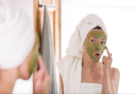 Врач Малиновская раскрыла пользу масок из мха