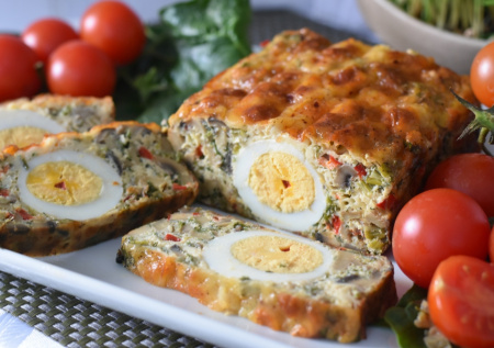 Надоело лепить котлеты? Быстрый рецепт — куриный батон с вареными яйцами — вкуснятина, еще и готовится без тонны масла