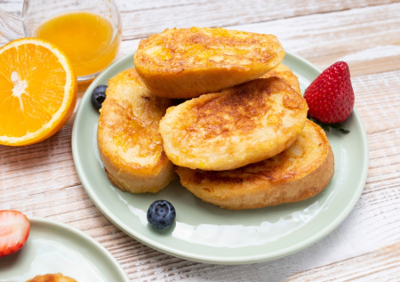 Молочные гренки из батона в яйце — быстрый завтрак для всей семьи! Из черствого батона получается еще вкуснее