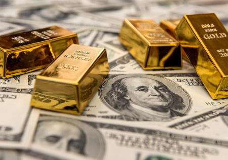 Минфин продаст валюту и золото на 2,7 млрд рублей