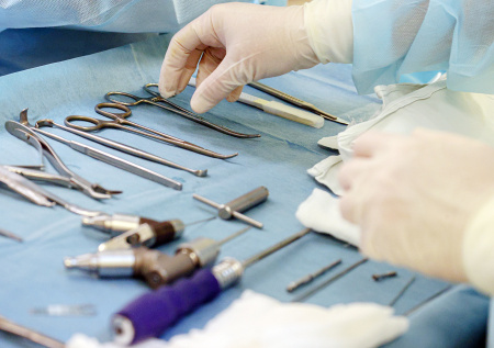 Лишившая зрения жену президента ФЕОР хирург Лонская ушла на СВО