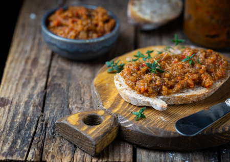 Пережарила фарш с баклажанами в соусе: готовим обалденную пасту для бутербродов, сэндвичей, хот-догов и бургеров — обалденно вкусно и просто