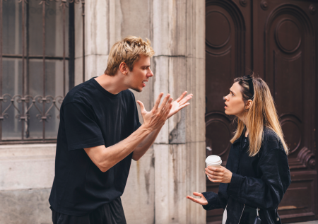 Психолог объяснила, что на самом деле стоит за материальными ссорами