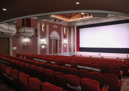 Какие новые фильмы смотреть на неделе 6–12 ноября в кино и на платформах