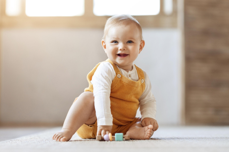 Во сколько месяцев дети начинают ползать: изучаем сроки активности малышей