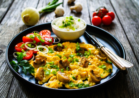 Омлет и яичница в прошлом — делаю обалденный скрамбл: воздушный, с разными начинками и за 7 минут