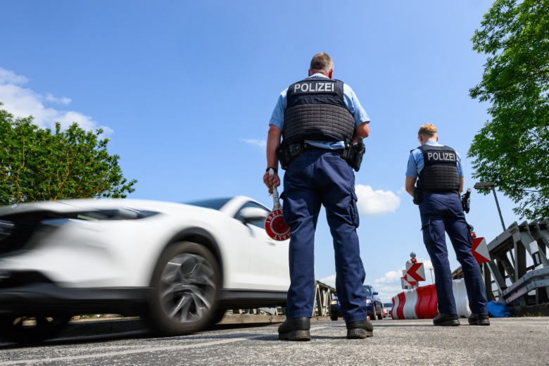 Сотрудники полиции Польши