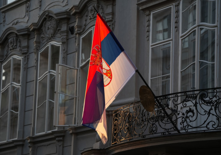 Сербию поставили перед трудным выбором