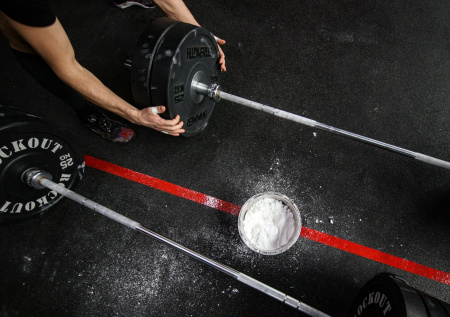 Православный батюшка одним спортивным трюком сорвал аплодисменты