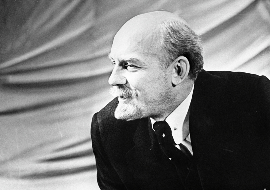 Иннокентий Смоктуновский в роли Ленина в кинофильме ‭«На одной планете». 1965 год, режиссер Илья Ольшвангер. Киностудия ‭«Ленфильм»