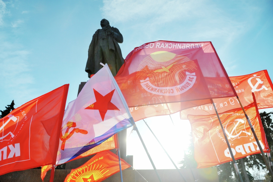 Митинг-шествие в Челябинске, посвященный 107-й годовщине Октябрьской революции