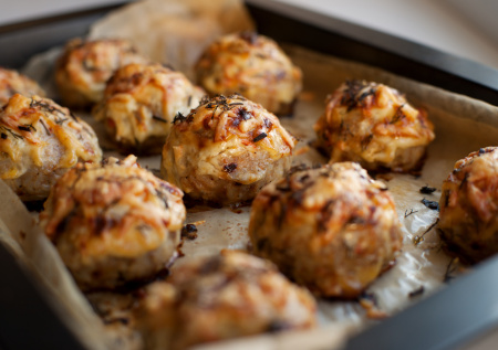 Котлеты остались в прошлом: семья подсела на картофельные шарики с фаршем — готовим в духовке без тонны жира