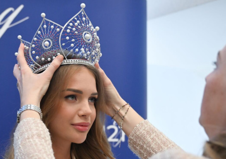 Назвавший «тупоголовой» мексиканку организатор «Мисс Вселенной» расплакался