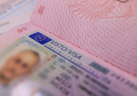 В МИД России ответили на запрет ЕС выдавать мультивизы гражданам РФ