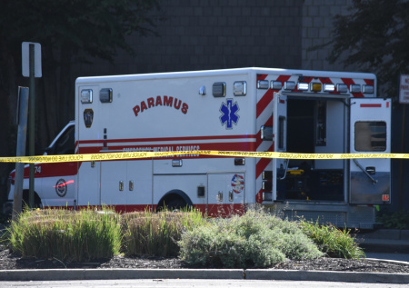 На американскую базу доставили странную посылку с белым порошком