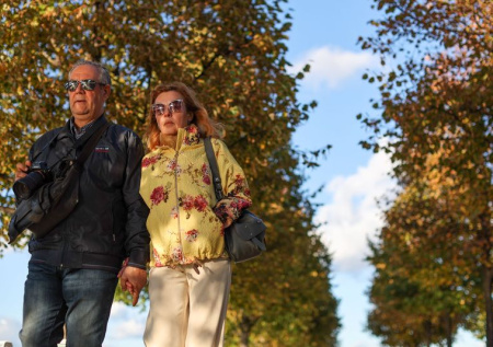 Куда сходить в Москве 8–9 ноября: от Милы Йовович до Булата Окуджавы